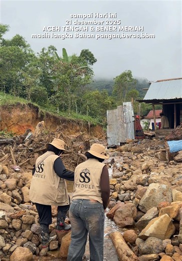hari ini… hari ke 8 aku masih berjuang bantuin saudara kita disini.. karna daerah banyak yg masih Terisolir karna jalan putus susah di jangkau..banyak memakan waktu untuk menempuh ke desa2.. semoga pemerintah lebih gerak cepat perbaiki akses ya..warga sini banyak yang mau berusaha untuk nafkahi keluarga..biar kelangkaan beras dan bbm cepat Teratasi karna akses sudah membaik.. hampir 1 bulan ekonomi terhenti….