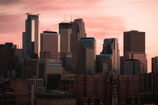 Minneapolis Weather — 82° Today, Gusty Winds, Severe Risk Monday