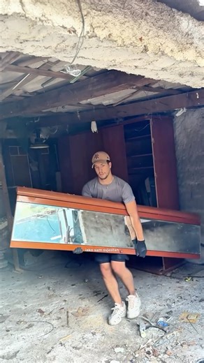 Marco Cuccurin on Instagram: "Part 3. i očistili smo garaže do kraja i vrijeme je da idemo dalje u čišćenje i gradnju za nonu🏡 #kuća #nona #čišćenje #gradimkućuzanonu"