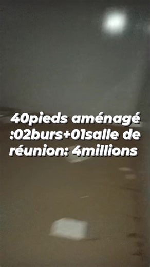 🚨 Vente de Conteneur 40pied aménagé à 3 compartiments(secrétariat, Bureau salle de réunion), munie de 02clims et 03ventilos avec toutes les installations électriques, en excellent état et prêt à l'emploi. prix: 4Millions Les autres images en commentaire 226 68 16 97 68 | Capstone Construction