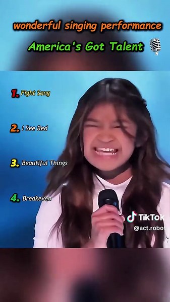 Incredible Singing Clips from The Voice Auditions