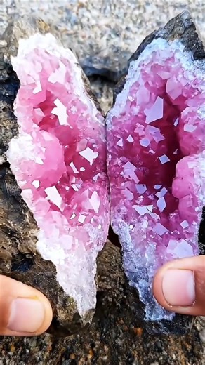 ​I Found a PINK Diamond? 😱 The Most Beautiful Geode Ever!#viral #shortvideos #shorts
