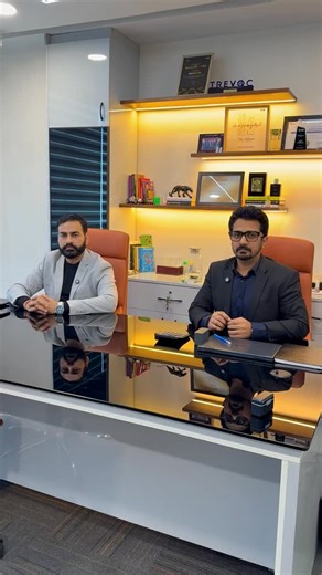 Iconic on Instagram: "DLF Arbour vs DLF Privana 🔥 Ek side low-density ultra luxury living 🏙️ Dusri side future appreciation + township advantage 📈 Is reel mein maine clear compare kiya: ✔️ Location advantage ✔️ Density & privacy ✔️ Entry price vs upside ✔️ End-user vs investor POV Agar aap Gurgaon luxury apartments, DLF projects, ya 2025 real estate investment plan kar rahe ho — ye video aapke liye hai. 💬 Comment “COMPARE” agar aap chahte ho ➡️ personalized advice: Arbour ya Privana — aapke 