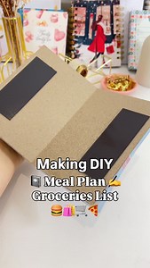 Making a DIY Meal Planner & Groceries List Notepad for your fridge 🛍️🛒🍕 Materials: - Regular Paper - Chipboard - PVA Glue - Self Adhesive Magnet Sheet - Double sided tape Equipments: - Heavy Duty Paper cutter Instructions: - Print and cut the inserts using a Heavy Duty Paper cutter - Clip each stack - Apply PVA Glue to the top edge of the stack - Let it dry 15 min - Prepare a chipboard in the A5 size - In the middle of the chipboard slice through twice with a cutter. Chipboard should be able 