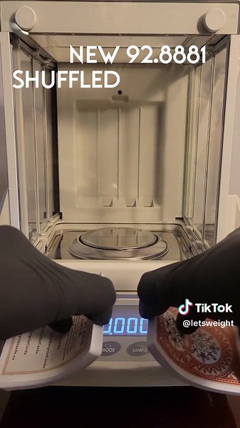 Weighing a new deck of cards before and after shuffling on an analytical balance! 🃏⚖️ Can you guess if there's any difference? 🤔 #CardMagic #ScienceExperiment #AnalyticalBalance #TikTokScience #DeckOfCards