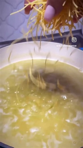 Quick Sweet Pea Soup 🥣 #soup #sweetpeasoup #peasoup Sweet Pea Soup Ingredients (Serves 4): • 2 cups dried peas (soaked overnight and drained) • 4 garlic cloves, diced • 6 cups water • 1 tbsp olive oil • Salt and pepper to taste Instructions: 1 Heat olive oil in a pot over medium heat. 2 Add soaked dried peas, toast a bit and add 6 cups water. Bring to a boil, then simmer for 20-25 minutes until peas are tender. 3 Blend until smooth using an immersion blender. Season with salt and pepper. 4 Serv