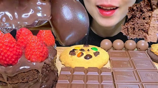 【bbang面包夫人】0301更新中字||甜蜜巧克力甜品🍫/草莓巧克力蛋糕最棒了👍✨️✨️||咀嚼音/ASMR