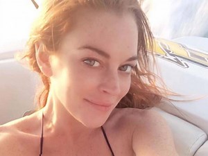Lindsay Lohan sexy in costume su Instagram