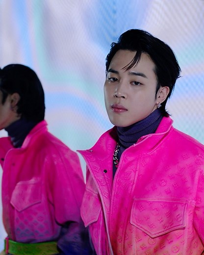 GQ KOREA on Instagram: "#협찬 #BTSXLVbyVOGUEGQ #LouisVuitton 𝗚𝗤 𝗞𝗢𝗥𝗘𝗔 𝗝𝗔𝗡𝗨𝗔𝗥𝗬 𝗜𝗦𝗦𝗨𝗘 𝗪𝗜𝗧𝗛 𝗕𝗧𝗦 & 𝗟𝗢𝗨𝗜𝗦 𝗩𝗨𝗜𝗧𝗧𝗢𝗡 SPECIAL THANKS TO HYBE & LOUIS VUITTON - 와 의 2022년 새해를 여는 1월호는 특별함 그 이상으로 기억될 겁니다. 두 매체의 첫 번째 협업으로 탄생한 방탄소년단 스페셜 에디션은 8종 커버, 3종 커버로 제작되었습니다. 12월 10일, 온라인 예약 판매가 시작되며 gqkorea.co.kr을 통해 관련 정보를 확인하실 수 있습니다.(프로필 링크 참조) - Starring BTS as the cover model, #GQKorea’s 2022 January issue will start its online pre-order from the 10th and you can find the relevant