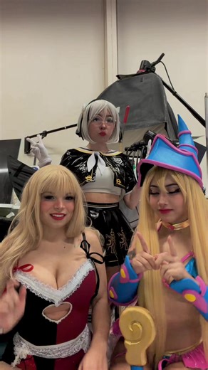 Nos das paleta? Mis amigas y yo estamos listas para la Ahcon 💖 #cosplay #fyp #amigas