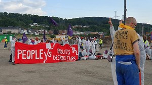 Les 400 activistes de Code Rouge veulent rester à Flémalle jusqu’à ce week-end