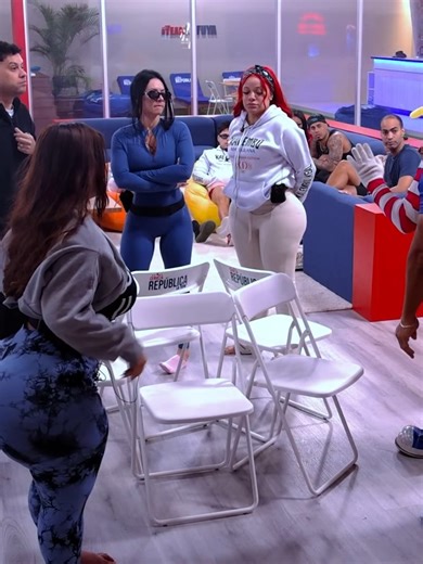 #fblifestyle Gracie Bon va caber en esa silla¿ | Santiago Matías