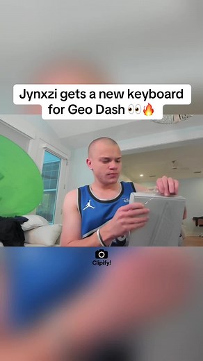Jynxzi's New Keyboard for Geometry Dash Challenge