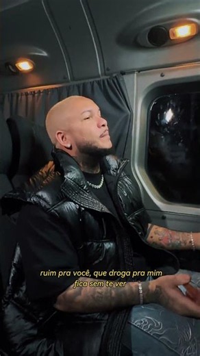 POV: quando você tá no carro escutando música e entra no personagem 😂🤎