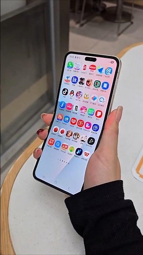 Samsung Galaxy Z Flip 7 FE: This is how to open and close a flip phone! #flip7fe #samsung