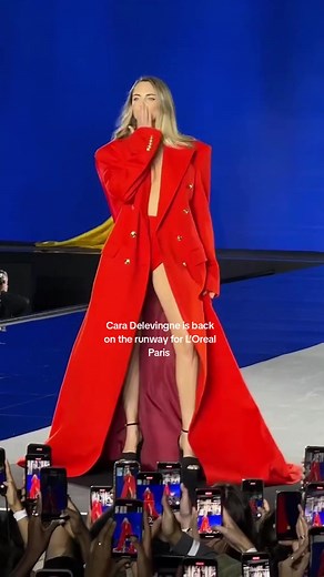 Cara Delevingne Walks for L'Oreal Paris: Fashion Show Highlights