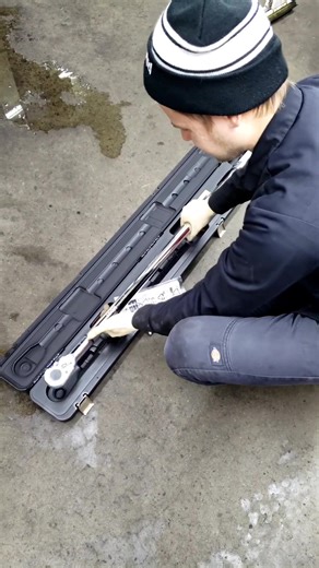 MASSIVE Torque Wrench For BMW Axle Nuts #icon #icontools #video #followforfollowback #instareels #meme #post #reelinstagram #foryoupage #art #el #fishing #motivation #reelvideo #cute #feelitreelit #bollywood #viralpost #model #share #travel #comedy #likeforlikes #viralvideos #reelsviral #r #likes #beauty #reelsinsta #photooftheday #instalike #funny | Marian Francisco