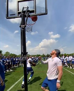 The biggest showdown so far from OTAs: Carson Wentz vs. Mo Alie-Cox. 🏀 | Indianapolis Colts