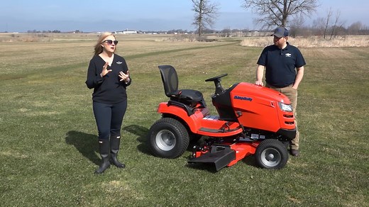 Learn everything there is to know about the Simplicity Broadmoor lawn tractor. | Simplicity