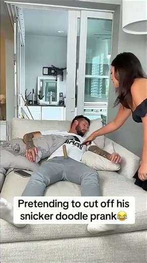 Prank 🥶😱🤪😂Pretending to cut off his snicker Doodle, Prank video 😂🤪 funny, hilarious, comedy, meme