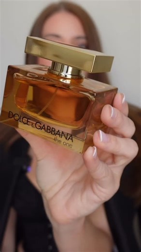 Eau D’ Erica on Instagram: "@dolcegabbana_beauty just released their new feminine perfume: The One EDP Intense. This fragrance is warm, sensual, and effortlessly confident. It’s all about creamy vanilla, amber, and a soft floral touch that feels both elegant and seductive. On my skin, it opens smooth and cozy, then dries down into something deeper and more addictive. It’s perfect for date nights, evenings out, or when you want to feel put-together and powerful. If you love feminine fragrances th