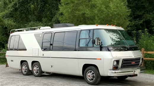揭秘70年代星际迷航房车！GMC Eleganza II超前设计竟有滑轨发电机 隐藏上下铺