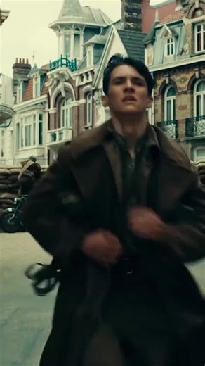 “Dunkirk” (2017), directed by Christopher Nolan, is notable for its minimal use of CGI. Instead,