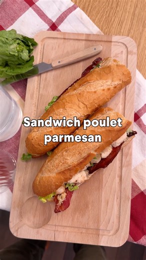 Un sandwich poulet parmesan, parfait pour emmener au déjeuner sans faire de compromis sur la qualité ! | Cuisine AZ