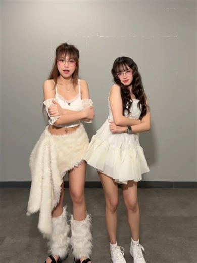 【View & Peach】#fyp #dancegroup #girlsteam #legendselena #tiktokthailand🇹🇭