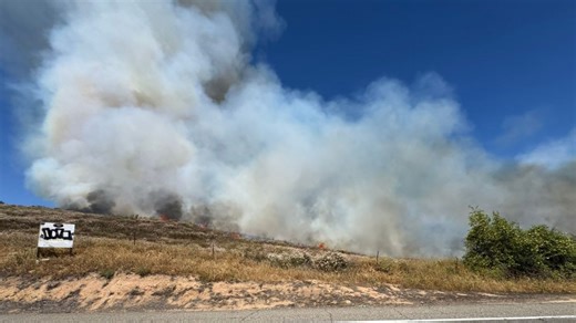 Evacuations lifted in Fallbrook after fast-moving brush fire burns 21 acres