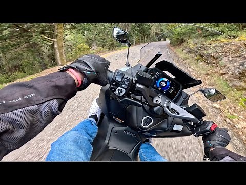 Yamaha TMAX 560 Tech MAX 2025 | MotoRaw 4K