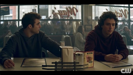 Superman & Lois S04E09 Preview: Jordan, Jonathan Deal with Fame