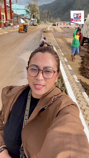 88K views · 2.4K reactions | #SelfieReport | Tulong-tulong sa paglilinis ng putik sa Bato Boulevard, Bato, Catanduanes ang mga tauhan ng Bureau of Fire Protection at LGU Bato. Nagkaroon ng malawakang pagbaha sa lugar na ito matapos umapaw ang tubig sa Bato River sa kasagsagan ng pananalasa ng Super Typhoon Uwan. | via Juriz Dela Rosa #RadyoPilipinas #RadyoPubliko | Radyo Pilipinas Virac Catanduanes | Facebook