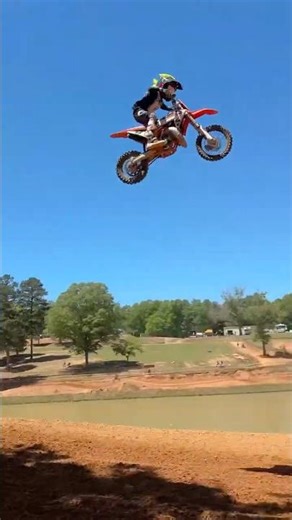 Sending the Hundred Footer on my KTM 65CC Dirt Bike 🤙🏻🏁🤘🏻