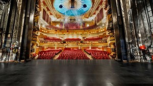 On Stage (Photo to Video)