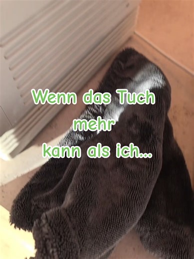 Wer hätte gedacht, dass ein Auto-Tuch mein Café rettet? 😂 Kondenswasser? Weg. Streifen? Weg. Ich lieb’s einfach! #home #clean #cleanhacks #putzen #tiktokshop
