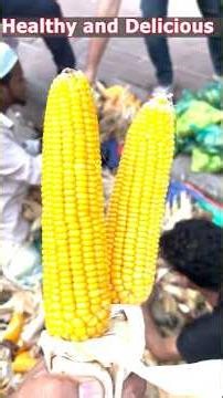 👉Peeling the corn husk🌽