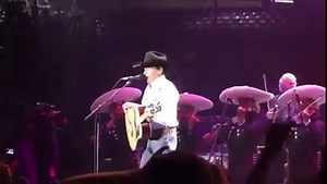 Country legend @georgestrait honors our legend @_vicentefdez by singing one of his notorious hits, “El Rey” at his concert! 🥺🙌🏽🇲🇽 #emotional #wow #vicentefernandez #rip #elrey | Frankie J