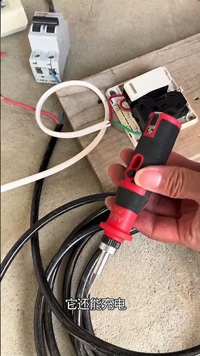 This electric pen is easy to use