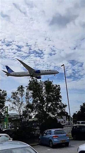United Boeing 787 landing at London Heathrow, #boeing787