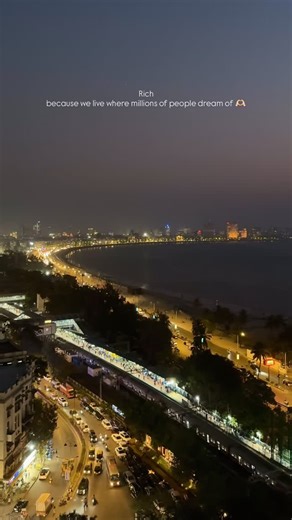 Ritu Solanki on Instagram: "😌❤️ [Mumbai - the city of dreams, Bombay, Bombay meri jaan, Amchi Mumbai, trending, trending reels, most explored reels, viral reels of insta, dream city, mumbai night life, home] #trending #trendingreels #explorepage #viral #mumbai"