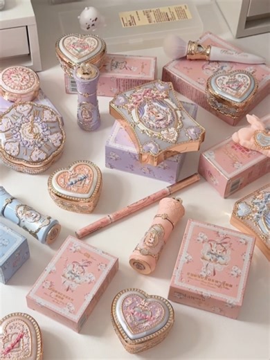 Spring Aesthetic Makeup Delivery: Unboxing Beauty