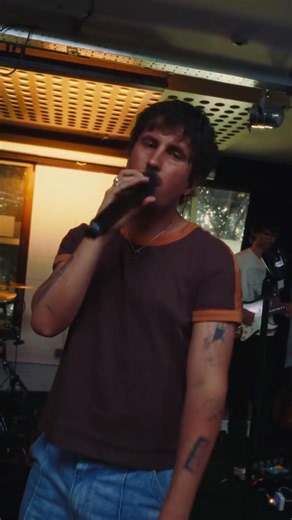 My knee is braced but are YOU?? to open for ​‪@BASTILLEvideos‬ tomorrow in Cardiff?? #arthurhill