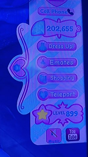 Exploring the Royale High World in Roblox