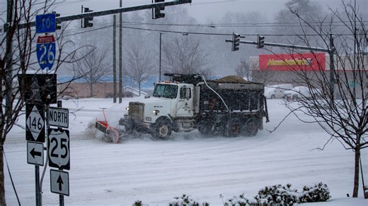 Snow falls over Asheville, Western NC Jan. 31. Latest weather updates