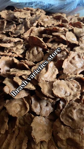 🔥 CRUNCHY & SPICY KULIKULI ALATA 🔥 From Ibrash Varieties Store Freshly made, extra crunchy, and packed with bold spicy flavor 🌶️🥜 Once you taste it, you’ll keep coming back! ✨ Why our Kulikuli Alata? ✔ Super crunchy ✔ Rich & spicy taste ✔ Freshly prepared ✔ Neatly packaged 💰 Price: ₦5,000 per custard paint 📦 Perfect for personal snacking, family, or resale 📲 Order now while stock lasts!