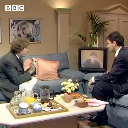 #OnThisDay 1990: Factory Records' Tony Wilson and Robert Elms had a feisty debate over the Manchester/ London musical divide. | BBC Archive
