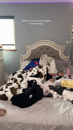 If I’m cleaning everybody better be cleaning! 😂 #familycomedy #teenager #daughter #motherdaughter #funny