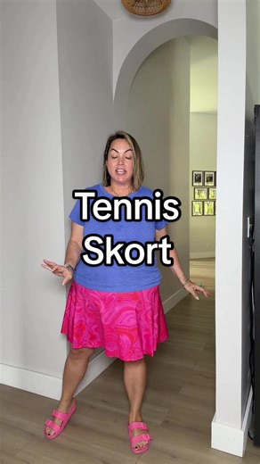 💖✨Plus size flowy skort, perfect for spring and summer. #plussizefashion #tennisskirt #skort