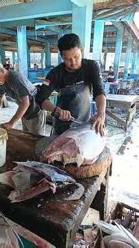 filleting big tuna #shorts #yellowfintuna #fyp #tuna_cutting